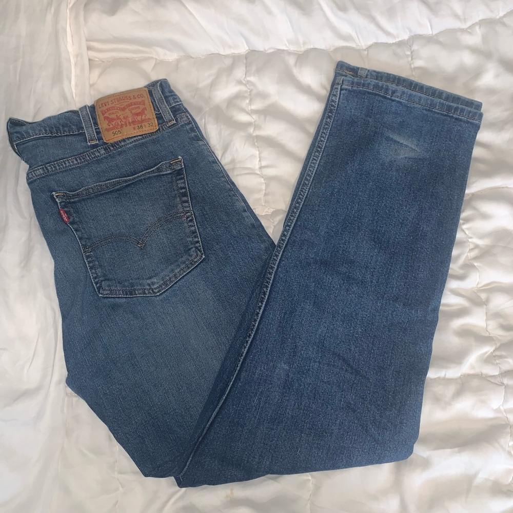Men’s levi jeans. Waist:38 Length:32